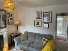 No 28 cosy cottage in the heart of Cowes